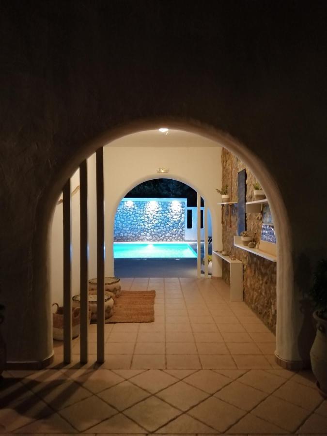 Mouras Resort Livadi  Luaran gambar