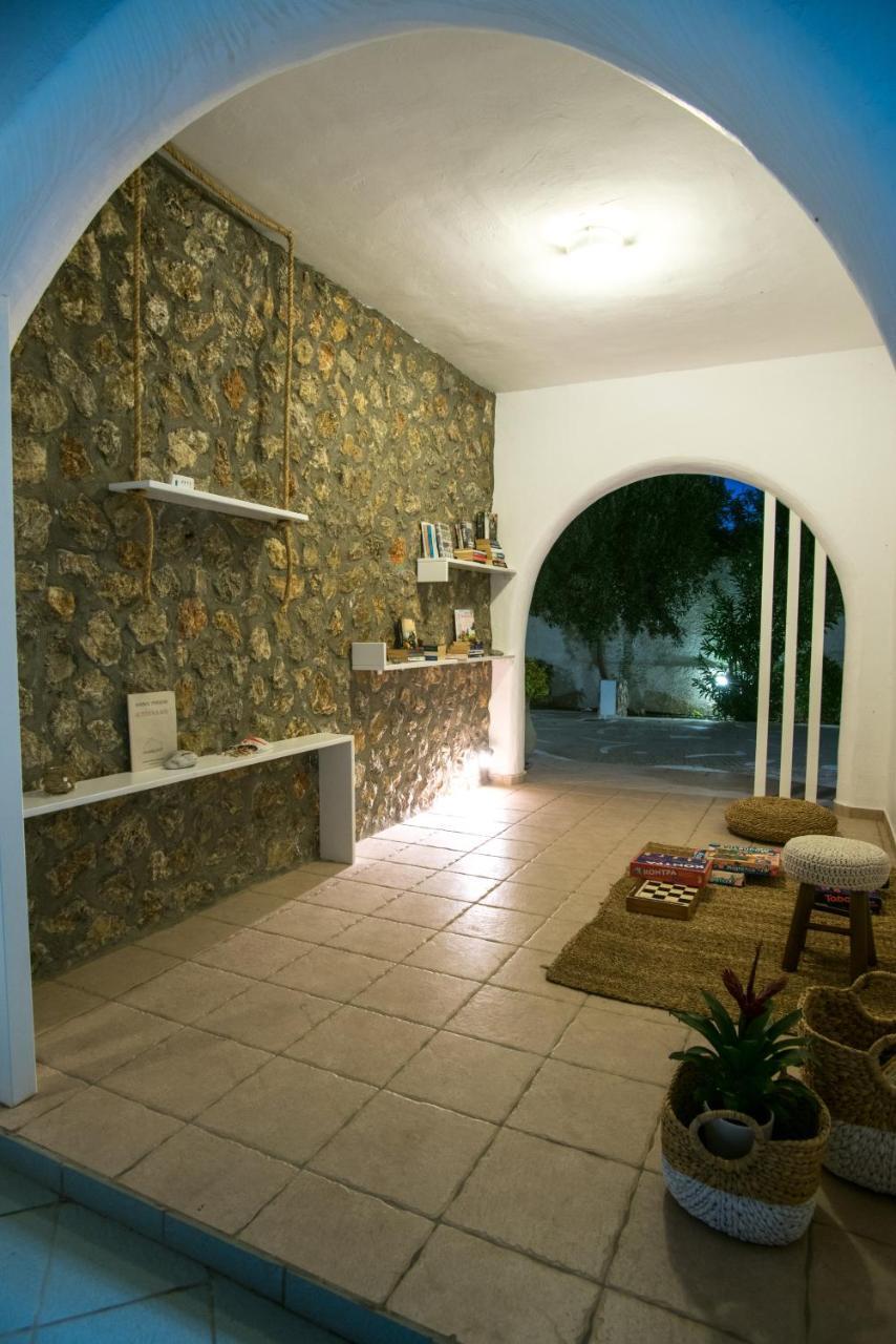 Mouras Resort Livadi  Luaran gambar